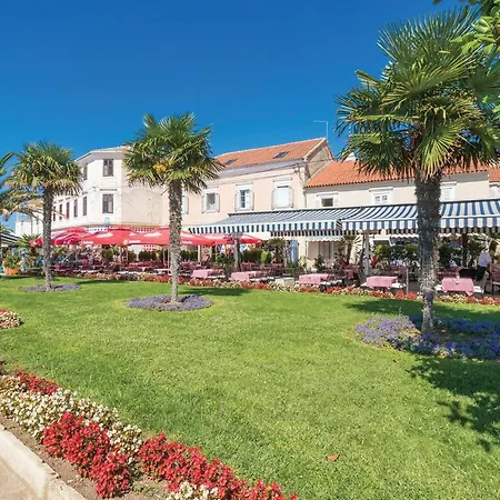 Awesome In Biograd With Wifi 아파트 *