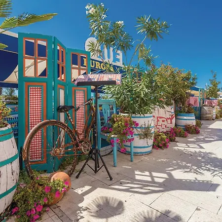 Two-bedroom In Biograd Διαμέρισμα *